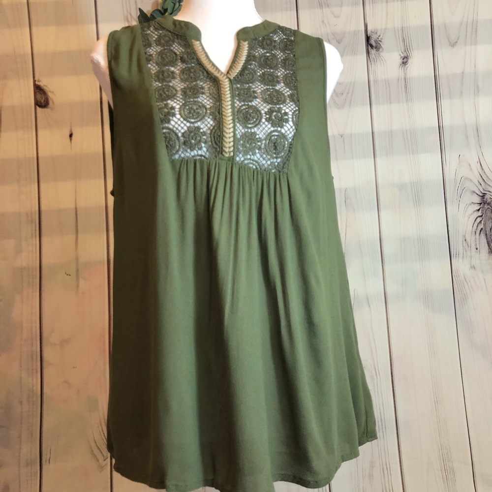 E&M olive Tank L - Great Condition